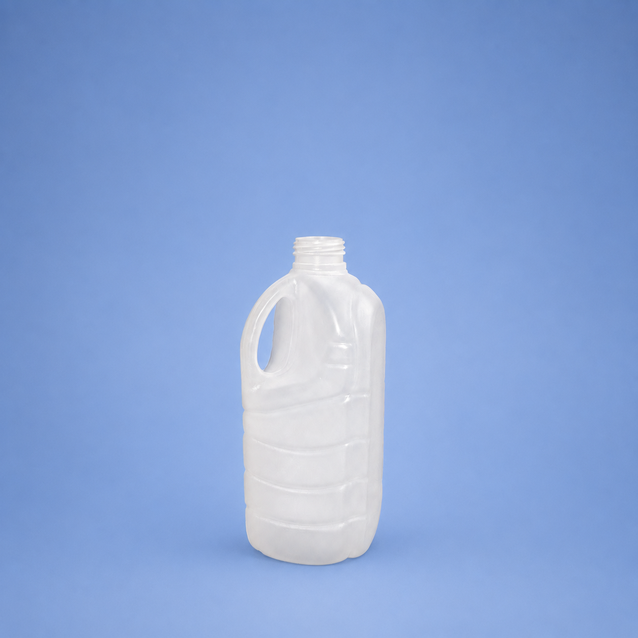 Envase plástico PEAD con asa para detergentes, desinfectantes, productos químicos y líquidos industriales fabricado por INDISER.